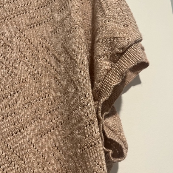 EUC Ladies Cyrus Crocheted Short-Sleeved Sweater - Picture 4 of 6